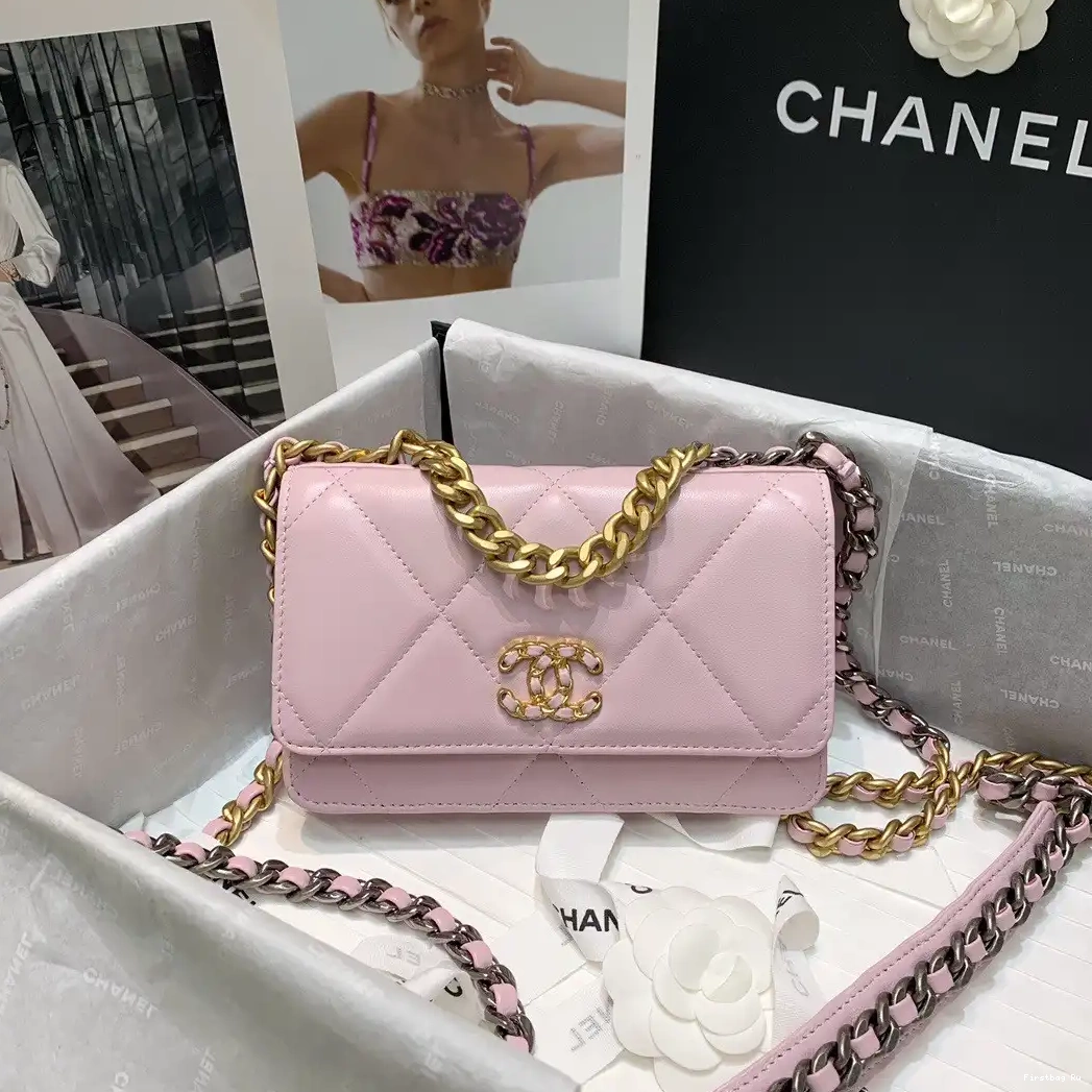 Firstbag Ru CHAIN ON WALLET CHANEL19 0706